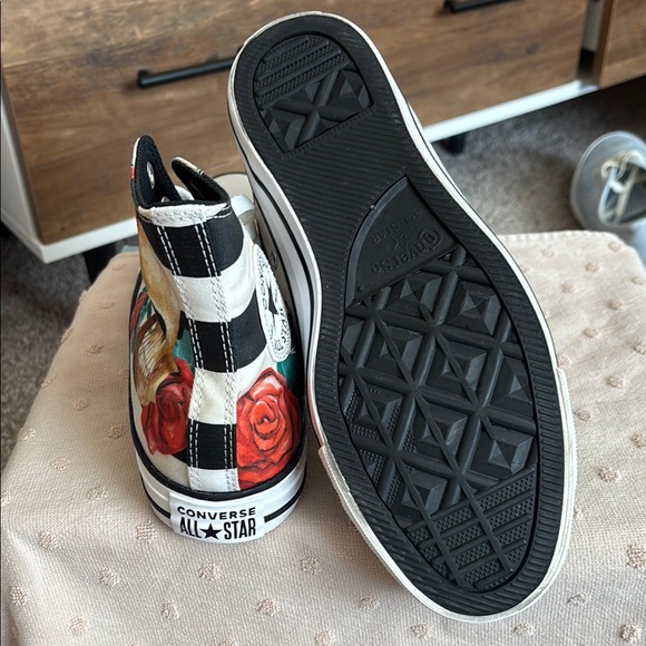 Converse Floral Skull High-Top Sneakers - Picture 4 of 5